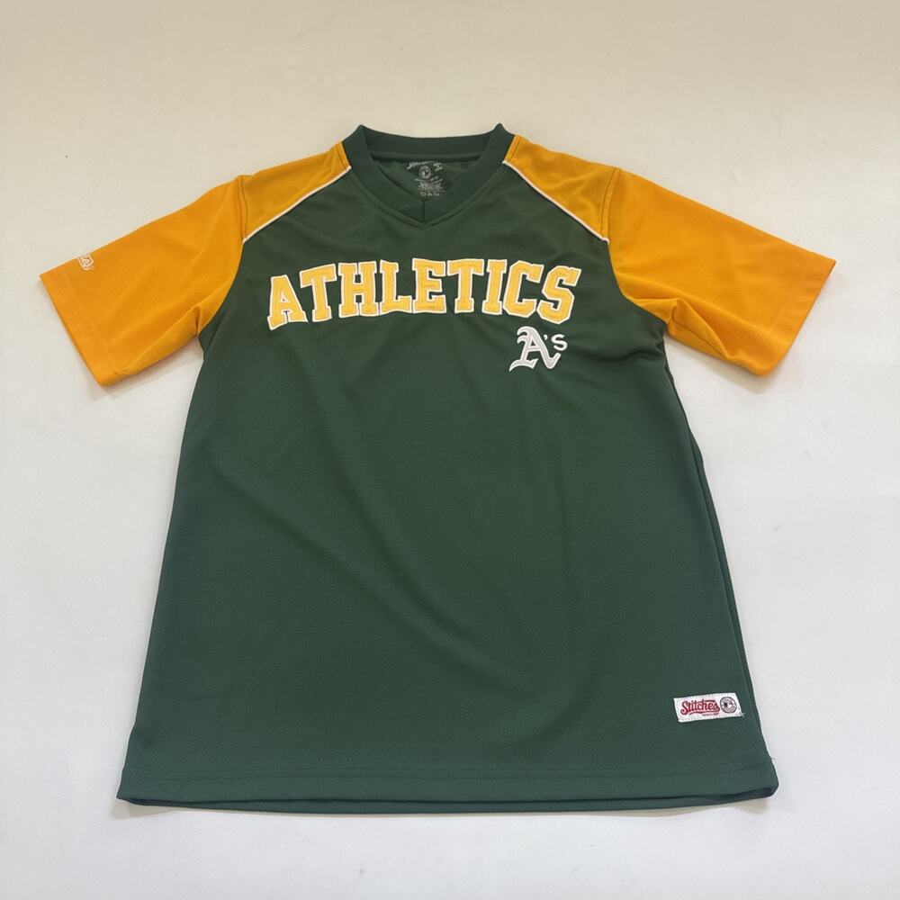 Oakland Athletics‎ A's Stitches Embroidered Jersey Pullover Size Medium